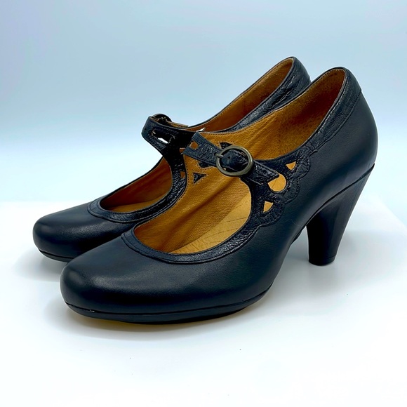 Indigo Shoes Clarks Indigo Black Genuine Leather Size 7 Retro Pump